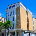 Senator Hotel Tirana