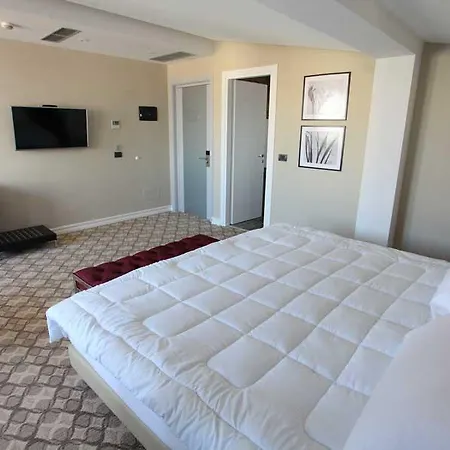 Hotel Senator Tirana