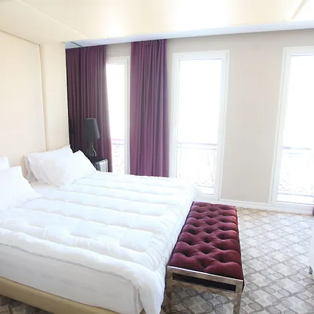 Senator Szálloda Tirana