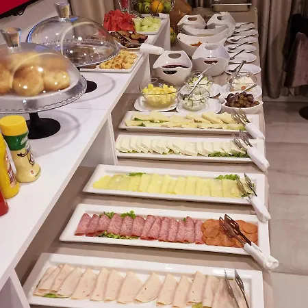 سيناتور فندق تيرانا