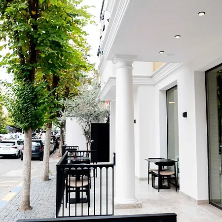 سيناتور فندق تيرانا