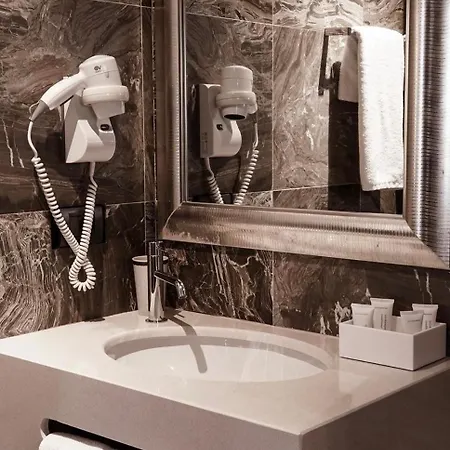 Senator Hotel 4*